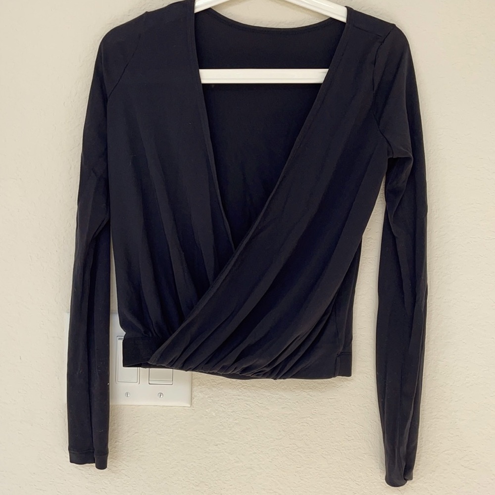 Nike jet black long sleeve shirt in brand new condition